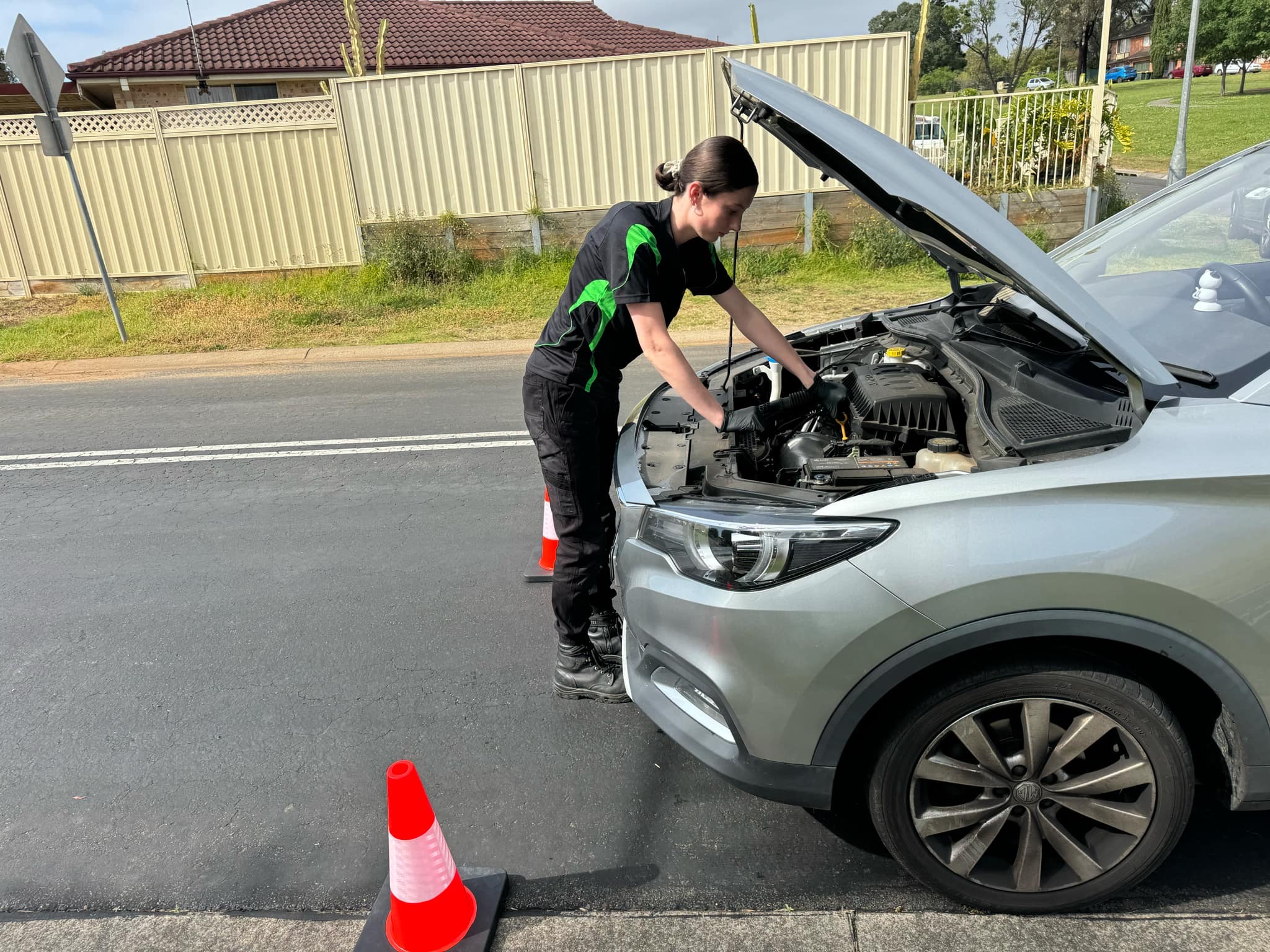 RP Mobile working on car engine